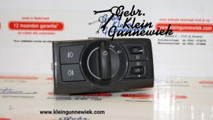 Gebruikte Schakelaar Licht Opel Antara Prijs op aanvraag aangeboden door Gebr.Klein Gunnewiek Ho.BV