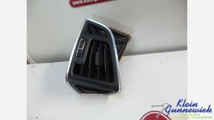 Gebruikte Luchtrooster Dashboard Ford Grand C-Max Prijs op aanvraag aangeboden door Klein Gunnewiek Autodemontage & Motorentechniek
