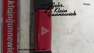 Gebruikte Paniekverlichtings Schakelaar Alfa Romeo GT Prijs op aanvraag aangeboden door Gebr.Klein Gunnewiek Ho.BV