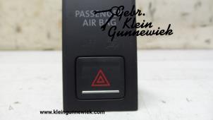 Gebruikte Paniekverlichtings Schakelaar Volkswagen Scirocco Prijs op aanvraag aangeboden door Gebr.Klein Gunnewiek Ho.BV
