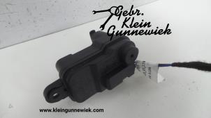 Gebruikte Portiervergrendelings Motor Audi A8 Prijs € 20,00 Margeregeling aangeboden door Gebr.Klein Gunnewiek Ho.BV