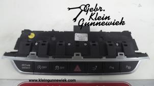 Gebruikte Alarmlicht Schakelaar Audi TT Prijs op aanvraag aangeboden door Gebr.Klein Gunnewiek Ho.BV