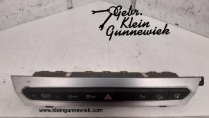 Gebruikte Paniekverlichtings Schakelaar Audi Q7 Prijs op aanvraag aangeboden door Gebr.Klein Gunnewiek Ho.BV