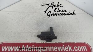 Gebruikte Centrale deurvergrendelingsmotor Volkswagen Passat Prijs € 15,00 Margeregeling aangeboden door Gebr.Klein Gunnewiek Ho.BV