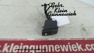 Gebruikte Schakelaar Paniekverlichting BMW 5-Serie Prijs op aanvraag aangeboden door Gebr.Klein Gunnewiek Ho.BV