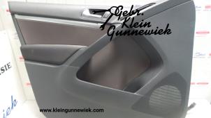 Gebruikte Deurbekleding 4Deurs links-voor Volkswagen Tiguan Prijs op aanvraag aangeboden door Gebr.Klein Gunnewiek Ho.BV