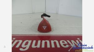 Gebruikte Paniekverlichtings Schakelaar Nissan Primastar Prijs € 15,00 Margeregeling aangeboden door Klein Gunnewiek Autodemontage & Motorentechniek