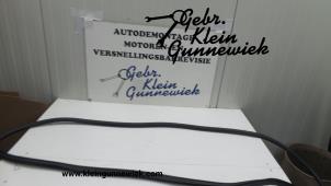 Gebruikte Deurrubber 2Deurs rechts Opel Adam Prijs op aanvraag aangeboden door Gebr.Klein Gunnewiek Ho.BV
