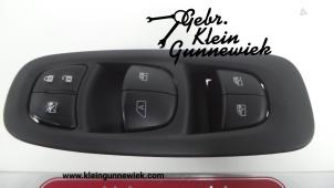 Gebruikte Combischakelaar ramen Renault Kadjar Prijs op aanvraag aangeboden door Gebr.Klein Gunnewiek Ho.BV