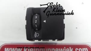 Gebruikte Schakelaar Koplamp Ihv Renault Kadjar Prijs € 15,00 Margeregeling aangeboden door Gebr.Klein Gunnewiek Ho.BV