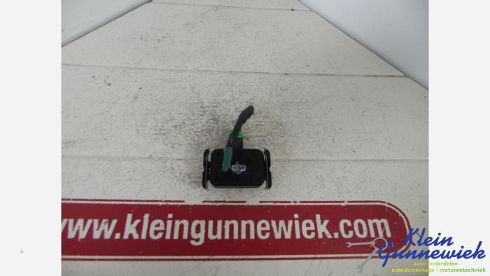 Gebruikte Sensor regen Volvo XC70 Prijs € 25,00 Margeregeling aangeboden door Klein Gunnewiek Autodemontage & Motorentechniek