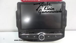 Gebruikte Radiobedienings paneel Opel Corsa Prijs op aanvraag aangeboden door Gebr.Klein Gunnewiek Ho.BV