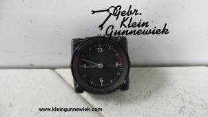 Gebruikte Klok (tijd) Volkswagen Passat Prijs € 30,00 Margeregeling aangeboden door Gebr.Klein Gunnewiek Ho.BV
