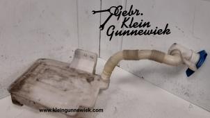 Gebruikte Ruitensproeiertank voor Skoda Superb Prijs € 25,00 Margeregeling aangeboden door Gebr.Klein Gunnewiek Ho.BV