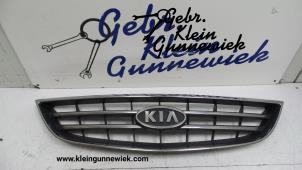 Gebruikte Grille Kia Carens Prijs op aanvraag aangeboden door Gebr.Klein Gunnewiek Ho.BV