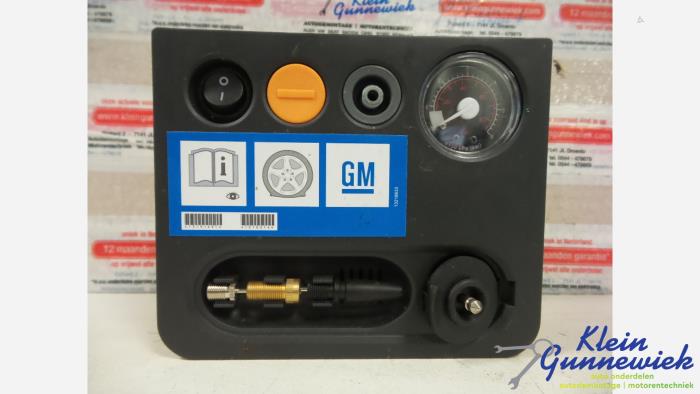 Gebruikte Compressor Opel Zafira Prijs € 20,00 Margeregeling aangeboden door Klein Gunnewiek Autodemontage & Motorentechniek