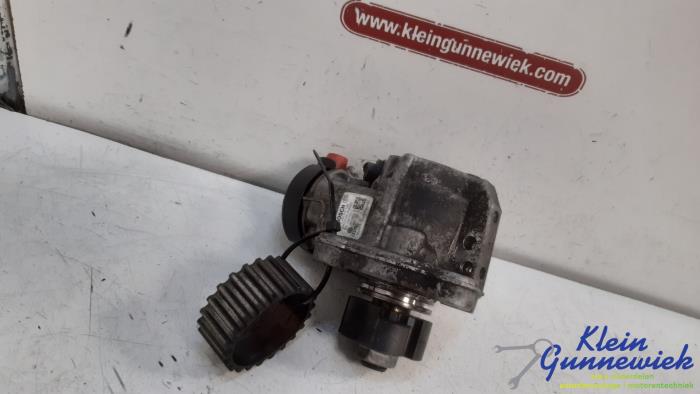 Gebruikte Brandstofpomp Mechanisch Volkswagen Passat Prijs € 195,00 Margeregeling aangeboden door Klein Gunnewiek Autodemontage & Motorentechniek
