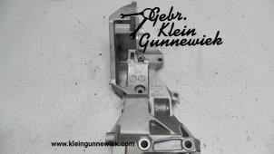 Gebruikte Dynamosteun onder Audi A6 Prijs op aanvraag aangeboden door Gebr.Klein Gunnewiek Ho.BV