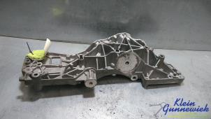 Gebruikte Dynamosteun onder Ford Mondeo Prijs op aanvraag aangeboden door Klein Gunnewiek Autodemontage & Motorentechniek