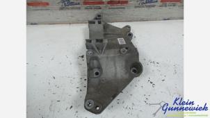 Gebruikte Dynamosteun onder Renault Megane Prijs op aanvraag aangeboden door Klein Gunnewiek Autodemontage & Motorentechniek