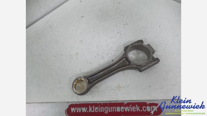 Gebruikte Drijfstang Volkswagen Passat Prijs € 47,00 Margeregeling aangeboden door Klein Gunnewiek Autodemontage & Motorentechniek