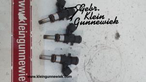 Gebruikte Injector (benzine injectie) Volkswagen Passat Prijs € 25,00 Margeregeling aangeboden door Gebr.Klein Gunnewiek Ho.BV
