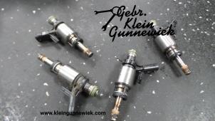 Gebruikte Injector (benzine injectie) Volkswagen T-Roc Prijs € 75,00 Margeregeling aangeboden door Gebr.Klein Gunnewiek Ho.BV