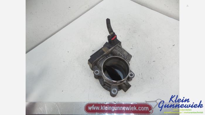 Gebruikte Gasklephuis Opel Antara Prijs € 100,00 Margeregeling aangeboden door Klein Gunnewiek Autodemontage & Motorentechniek