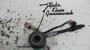 Gebruikte Koppeling Hulp Cilinder Renault Master Prijs op aanvraag aangeboden door Gebr.Klein Gunnewiek Ho.BV