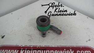 Gebruikte Koppeling Hulp Cilinder Renault Trafic Prijs op aanvraag aangeboden door Gebr.Klein Gunnewiek Ho.BV