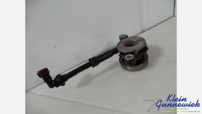 Gebruikte Koppeling Hulp Cilinder Opel Vivaro Prijs € 37,00 Margeregeling aangeboden door Klein Gunnewiek Autodemontage & Motorentechniek