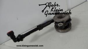 Gebruikte Koppeling Hulp Cilinder Opel Vivaro Prijs op aanvraag aangeboden door Gebr.Klein Gunnewiek Ho.BV