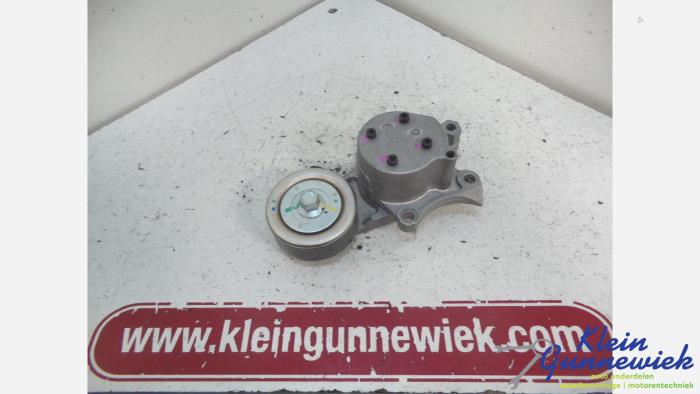Gebruikte Spanrol Multiriem Toyota Hilux Prijs € 32,00 Margeregeling aangeboden door Klein Gunnewiek Autodemontage & Motorentechniek