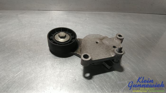 Gebruikte Spanrol Multiriem Ford Mondeo Prijs € 29,00 Margeregeling aangeboden door Klein Gunnewiek Autodemontage & Motorentechniek