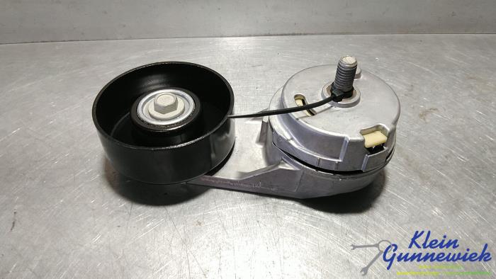 Nieuwe Spanrol Multiriem Opel Astra Prijs op aanvraag aangeboden door Klein Gunnewiek Autodemontage & Motorentechniek