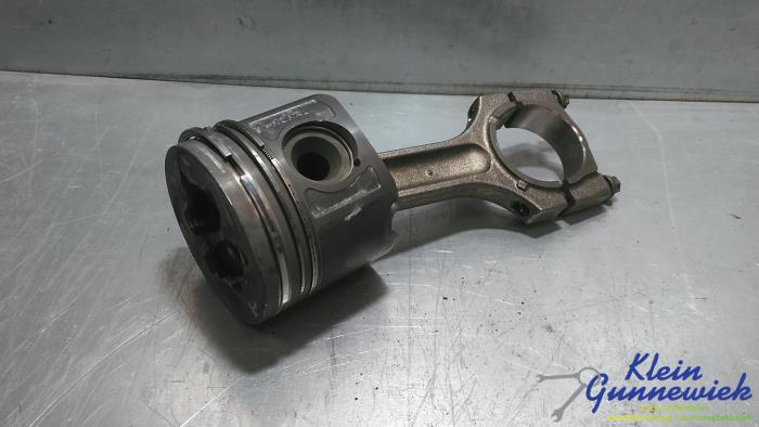 Gebruikte Zuiger BMW 3-Serie Prijs op aanvraag aangeboden door Klein Gunnewiek Autodemontage & Motorentechniek