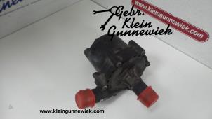 Gebruikte Koelvloeistof pomp Renault Kangoo Prijs € 60,00 Margeregeling aangeboden door Gebr.Klein Gunnewiek Ho.BV