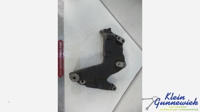 Nieuwe Motorrubber Renault Captur Prijs € 54,45 Inclusief btw aangeboden door Klein Gunnewiek Autodemontage & Motorentechniek