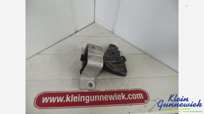 Gebruikte Motorrubber Dacia Sandero Prijs € 26,00 Margeregeling aangeboden door Klein Gunnewiek Autodemontage & Motorentechniek