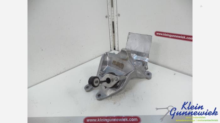 Gebruikte Motorrubber Audi A8 Prijs € 21,00 Margeregeling aangeboden door Klein Gunnewiek Autodemontage & Motorentechniek