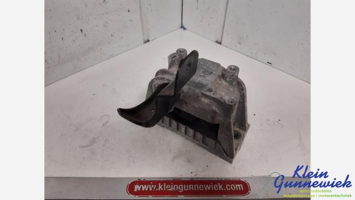 Gebruikte Motorrubber Volkswagen Passat Prijs € 30,00 Margeregeling aangeboden door Klein Gunnewiek Autodemontage & Motorentechniek