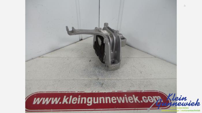 Gebruikte Motorsteun Volkswagen Golf Prijs € 24,00 Margeregeling aangeboden door Klein Gunnewiek Autodemontage & Motorentechniek