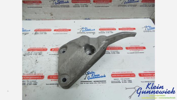 Gebruikte Motorrubber Opel Astra Prijs € 25,00 Margeregeling aangeboden door Klein Gunnewiek Autodemontage & Motorentechniek