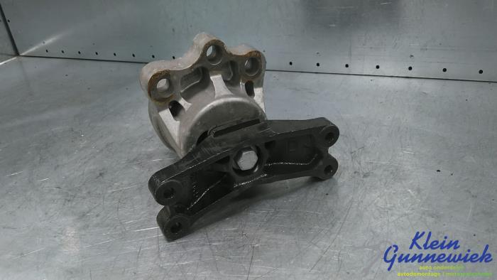 Motorsteun van een Ford Transit Custom 2013