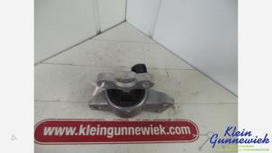 Gebruikte Motorsteun Opel Adam Prijs € 20,00 Margeregeling aangeboden door Klein Gunnewiek Autodemontage & Motorentechniek