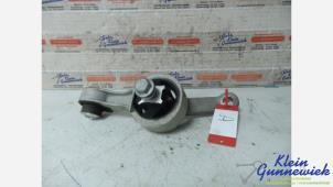 Gebruikte Motorsteun Renault Trafic Prijs € 25,00 Margeregeling aangeboden door Klein Gunnewiek Autodemontage & Motorentechniek