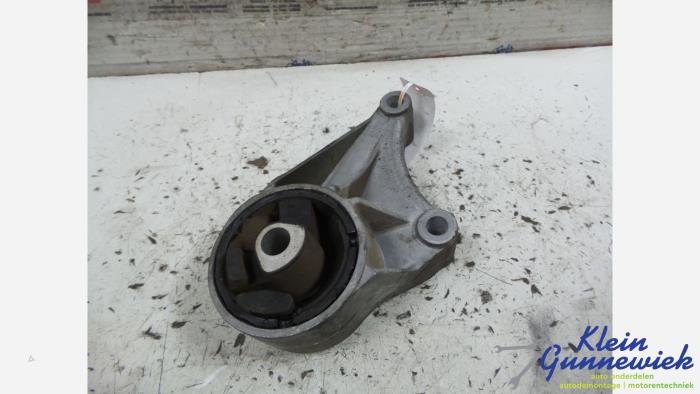 Gebruikte Motorsteun Opel Zafira Prijs € 16,00 Margeregeling aangeboden door Klein Gunnewiek Autodemontage & Motorentechniek