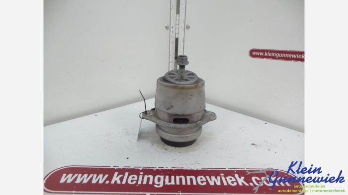 Gebruikte Motorrubber Volkswagen Touareg Prijs € 50,00 Margeregeling aangeboden door Klein Gunnewiek Autodemontage & Motorentechniek