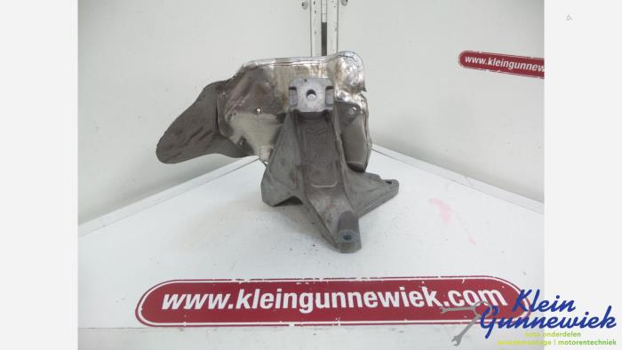 Gebruikte Motorsteun Audi A4 Prijs € 15,00 Margeregeling aangeboden door Klein Gunnewiek Autodemontage & Motorentechniek