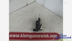 Gebruikte Ruitensproeierpomp voor Peugeot Partner Prijs € 15,00 Margeregeling aangeboden door Klein Gunnewiek Autodemontage & Motorentechniek